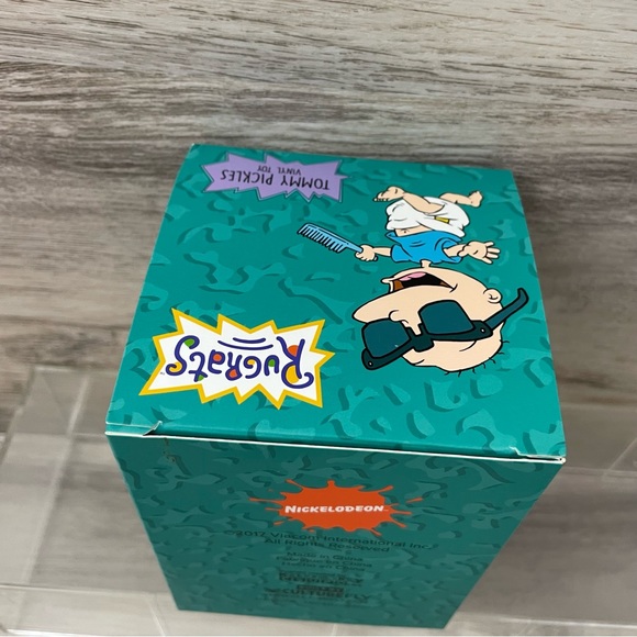 2017 Nickelodeon Nick Box Rugrats TOMMY PICKLES Vinyl Figure Toy Exclusive NEW - Picture 4 of 5
